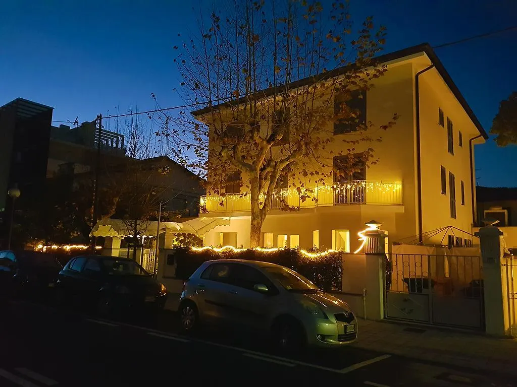 Petit Hotel Lido di Camaiore Italy